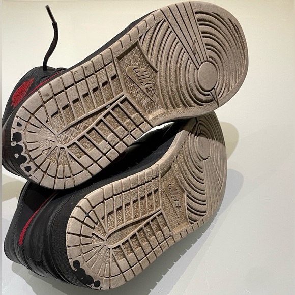 Nike 2017 AIR JORDAN 1 Retro Mid Anthracite - Picture 14 of 16